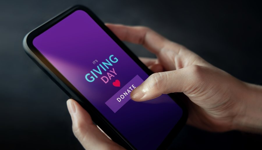 يداً بيد نبني ونعمر